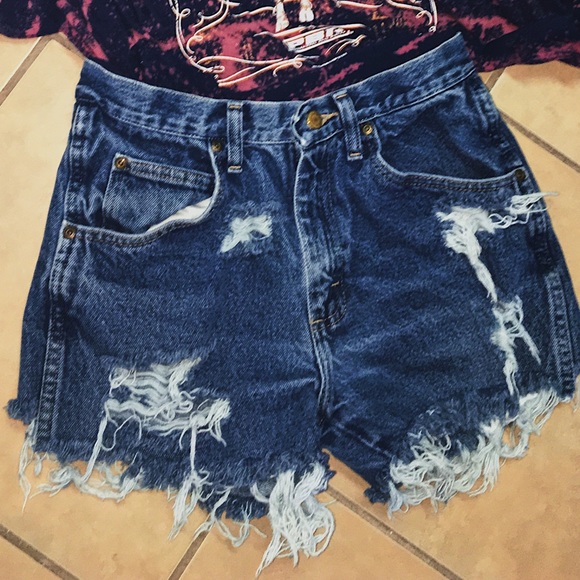 Distressed Wrangler Shorts - Picture 1 of 3